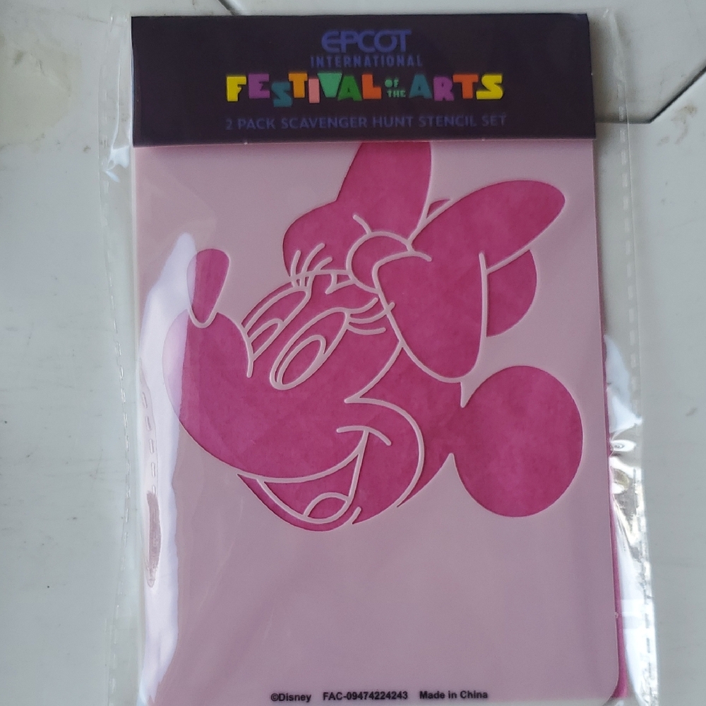 Disney Minnie Mouse Pink Stencil Set